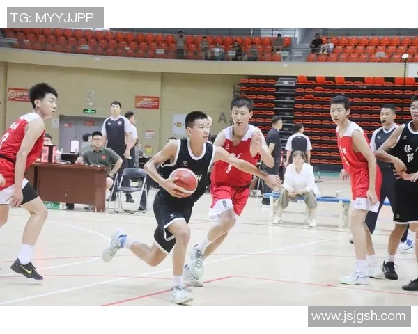 中国青少年篮球公开赛圆满落幕 冠军球队精彩表现成媒体焦点